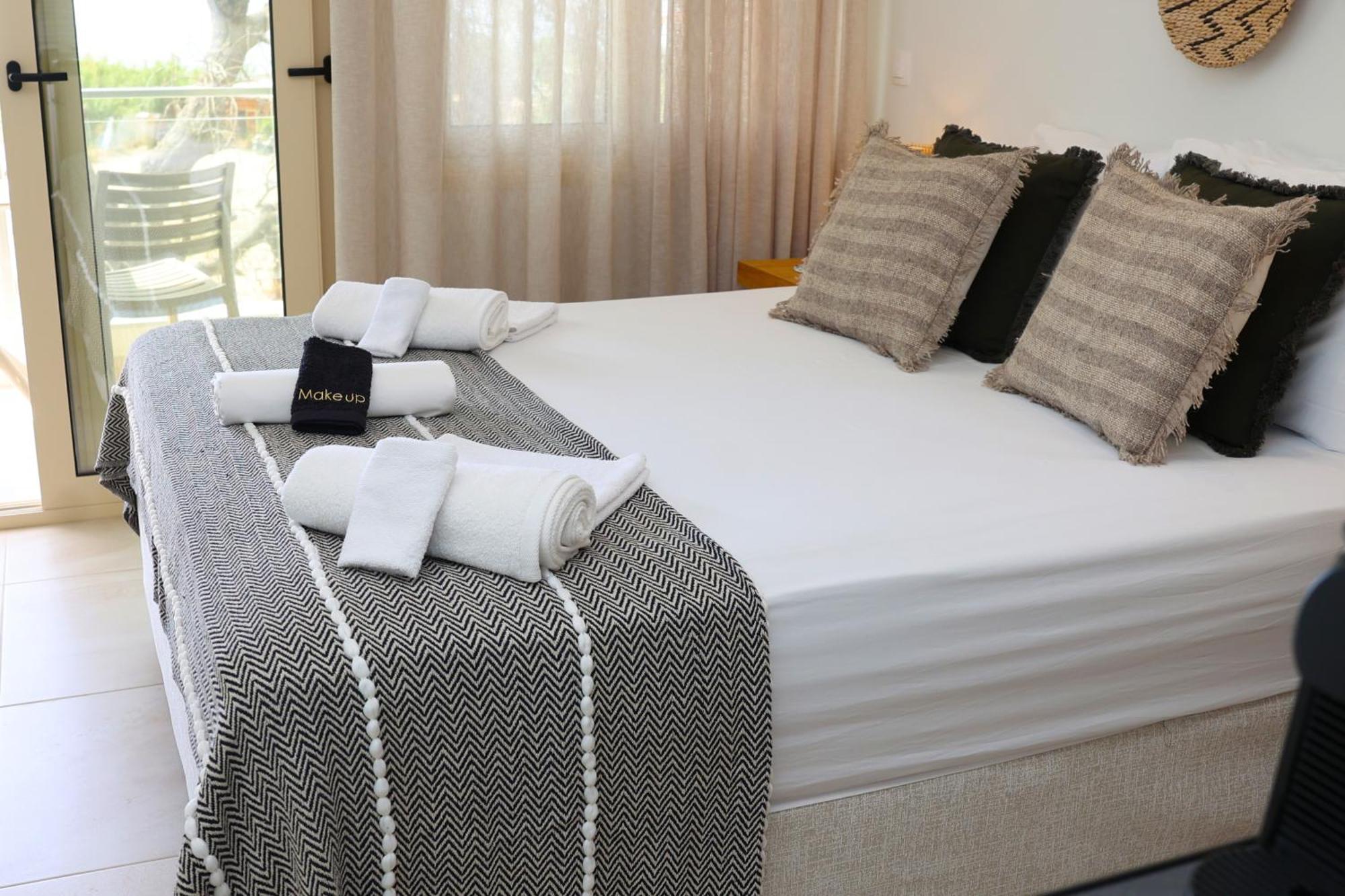 Ocean View Studios And Luxury Rooms Plomari Exteriér fotografie