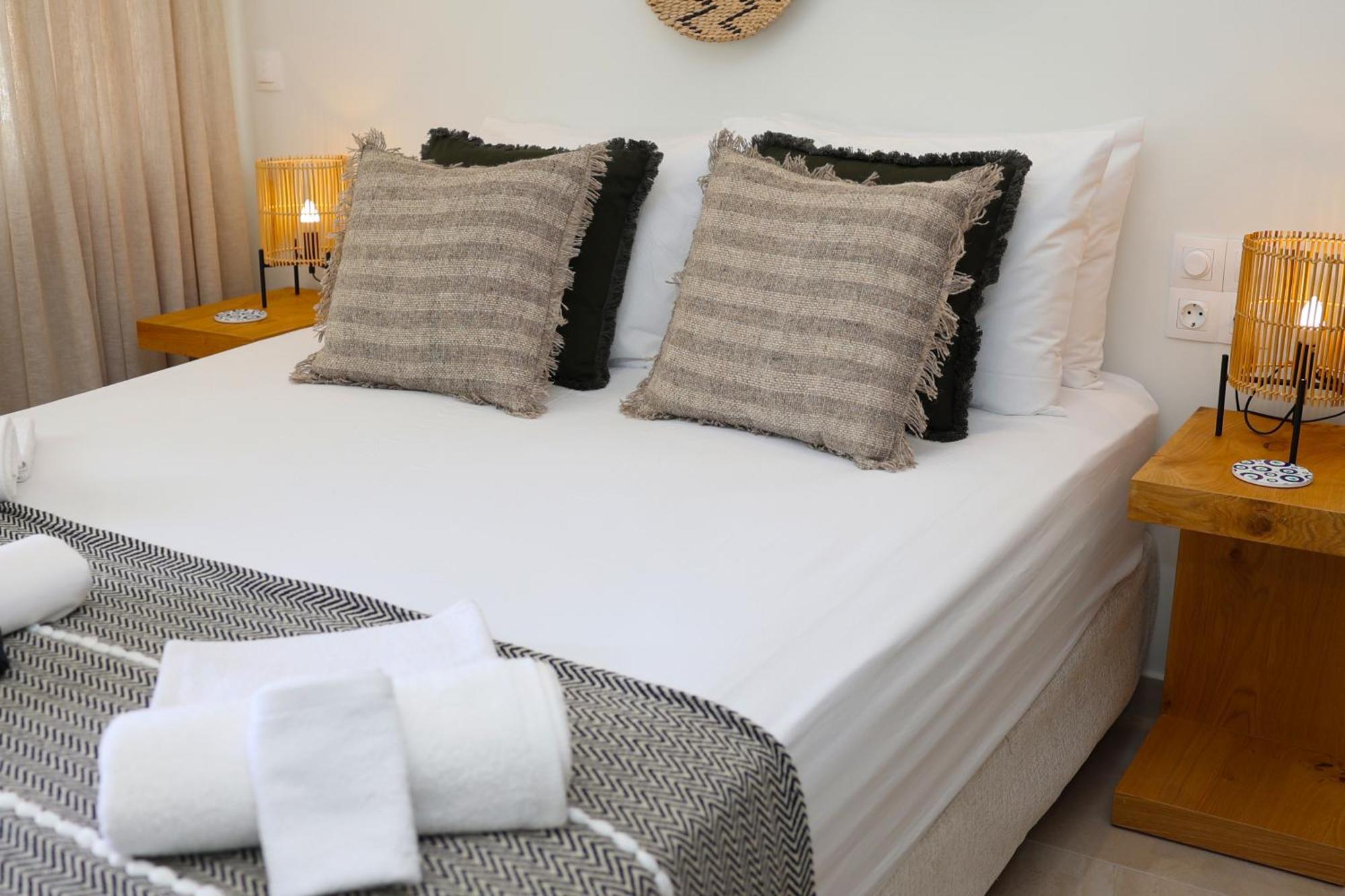 Ocean View Studios And Luxury Rooms Plomari Exteriér fotografie