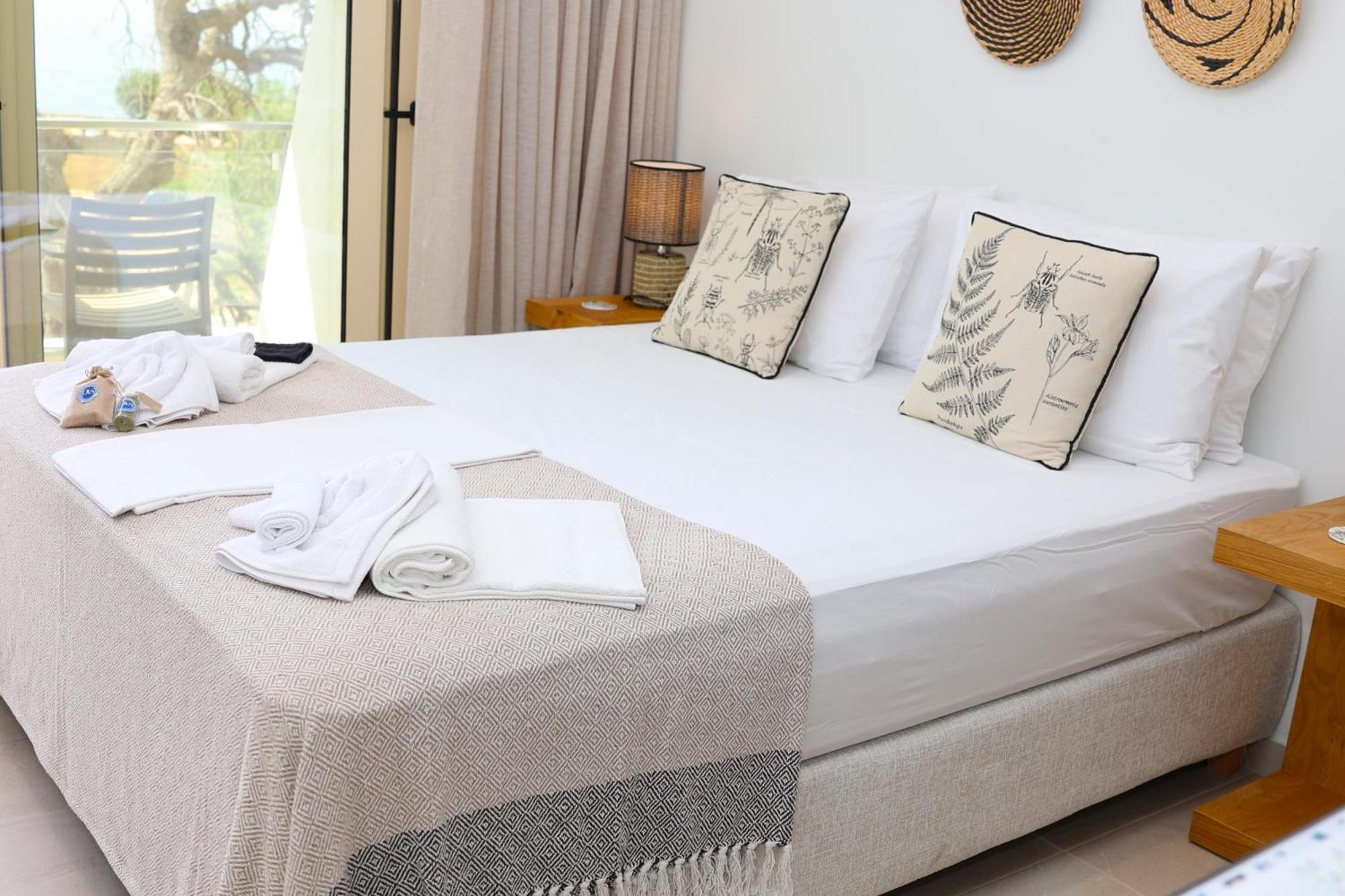 Ocean View Studios And Luxury Rooms Plomari Exteriér fotografie